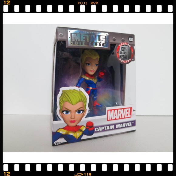 M350~Captain~Marvel~Metals~Die~Cast~ - Picture 2 of 5